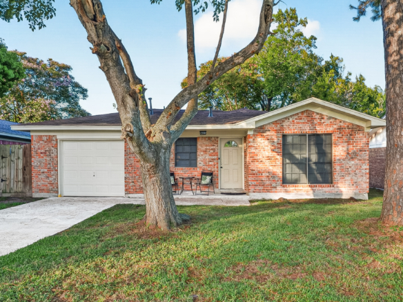 LaPorte, TX! Lease Option! 4bed/2.5bath! All Credit Ok!