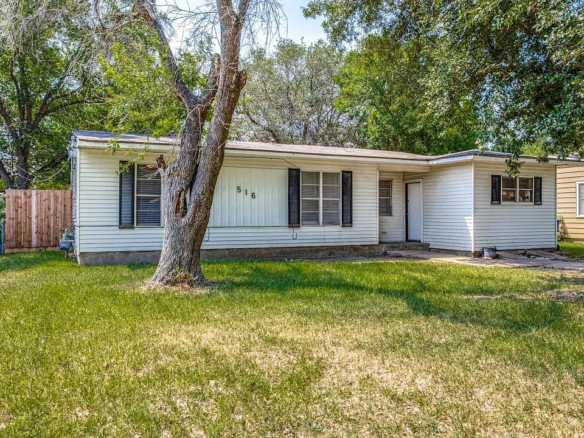🔥 SELLER FINANCE IN SEAGOVILLE — NO BANKS! 🔥
